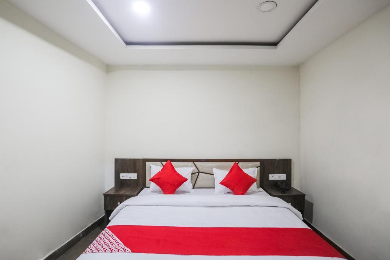 Oyo 63134 Hotel Red Queen Raigarh Quarto foto